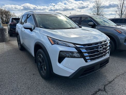 New 2026 Nissan Rogue SV w/ SV Premium Package image 3