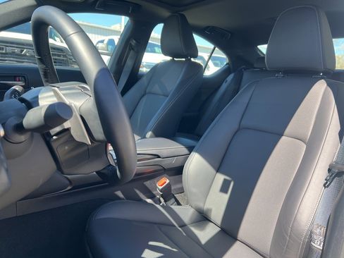 Used 2025 Lexus IS 350 F Sport w/ Accessory Package RWD image 15