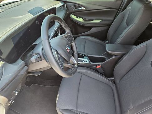 Used 2025 Buick Encore GX Preferred FWD image 13