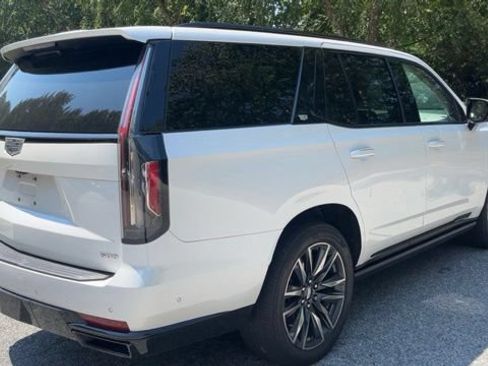 Used 2022 Cadillac Escalade Sport Platinum AWD/4WD image 9