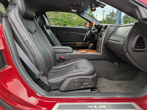 Used 2004 Cadillac XLR RWD image 33