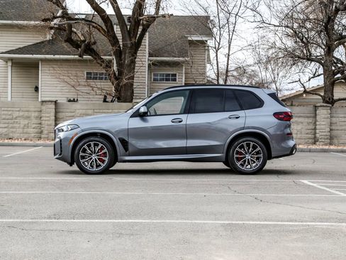 New 2026 BMW X5 xDrive40i w/ Executive Package image 2