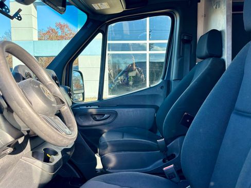 Used 2019 Mercedes-Benz Sprinter 144 image 15