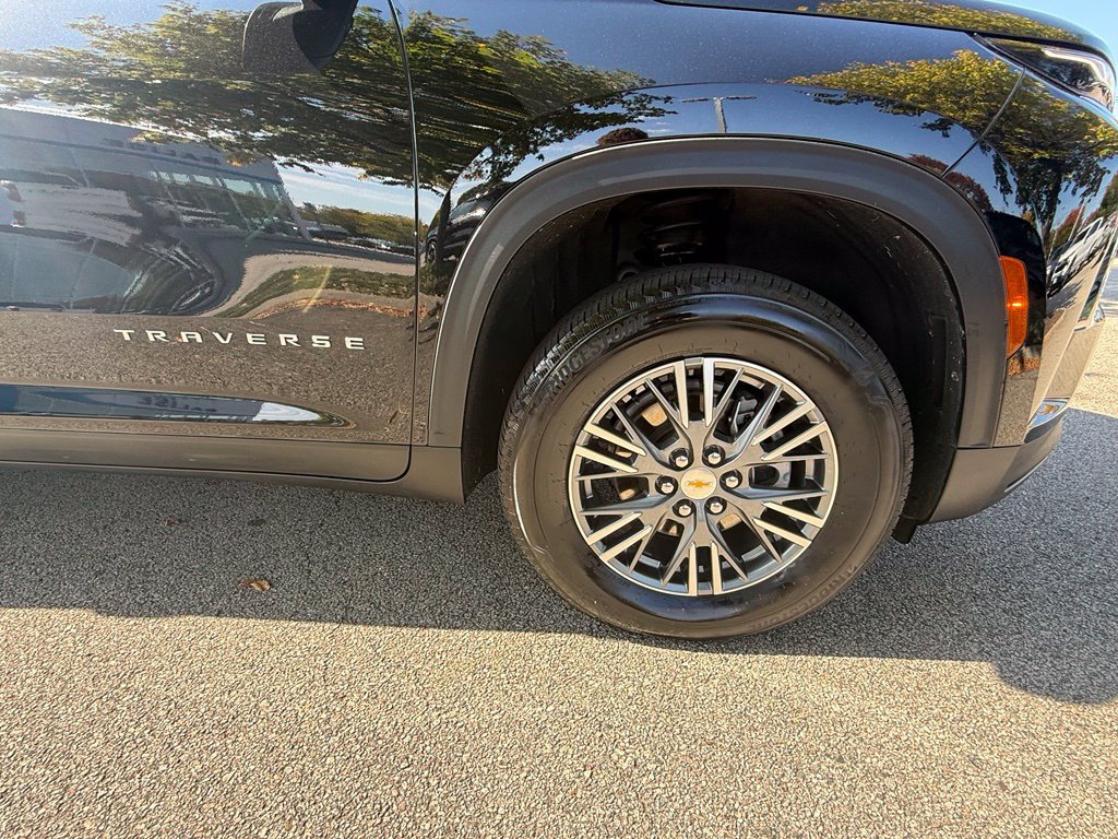 Used 2026 Chevrolet Traverse LT AWD/4WD image 39