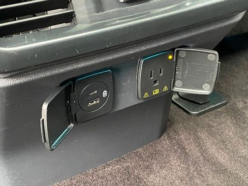 Used 2021 Ford F150 Lariat w/ Equipment Group 502A High image 26