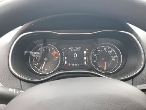 Used 2019 Jeep Cherokee Latitude w/ Popular Appearance Group image 36