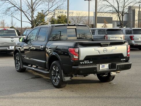 Used 2021 Nissan Titan Platinum Reserve w/ Moonroof Package image 10