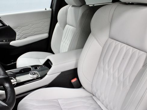 New 2025 Mitsubishi Outlander AWD image 17