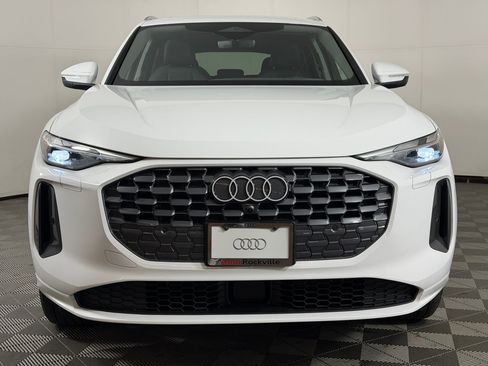 Used 2025 Audi Q5 Premium w/ Convenience Package AWD/4WD image 6