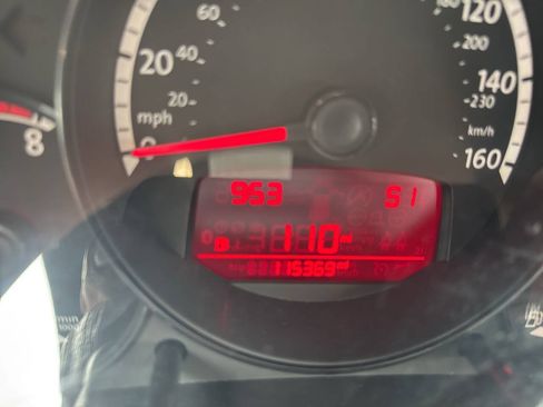 Used 2013 Volkswagen Beetle 2.5 FWD image 26