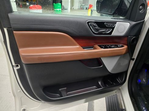 Used 2023 Lincoln Navigator L Reserve AWD/4WD image 16