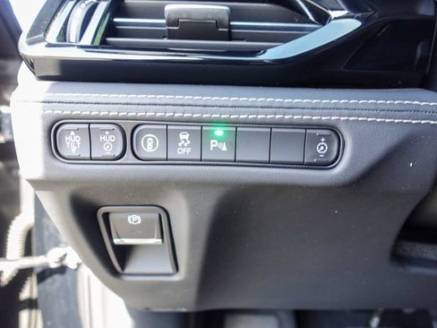 Certified 2025 Acura MDX SH-AWD w/ Advance Package image 16