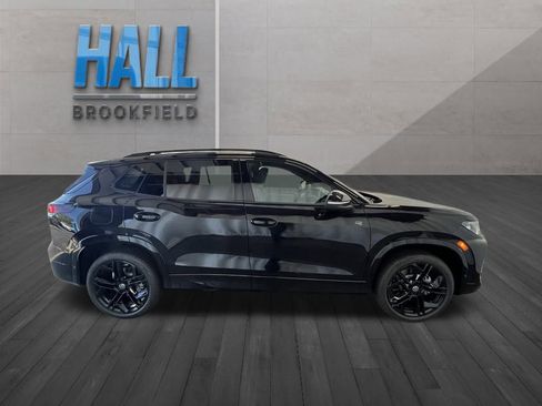 New 2025 Volkswagen Tiguan SE R-Line image 6