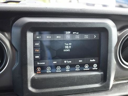 Used 2020 Jeep Gladiator Sport w/ Quick Order Package 24S image 19