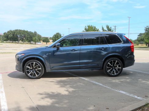 Used 2020 Volvo XC90 T6 Momentum AWD/4WD image 4