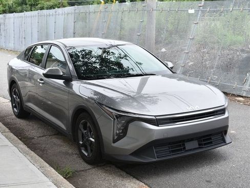 Used 2025 Kia K4 FWD image 4