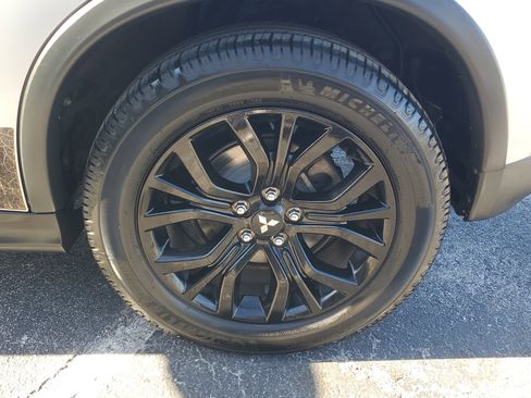 Used 2017 Mitsubishi Outlander Sport ES image 8