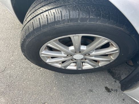 Used 2009 Buick Lucerne CXL image 9