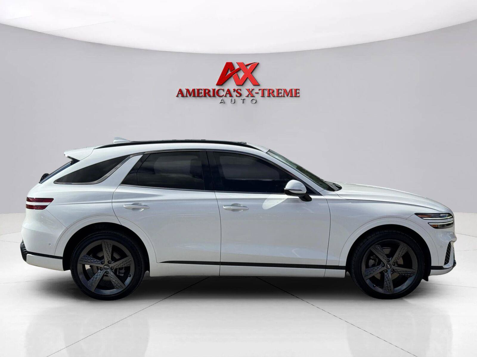 Used 2022 Genesis GV70 2.5T w/ Sport Prestige Package AWD/4WD image 7
