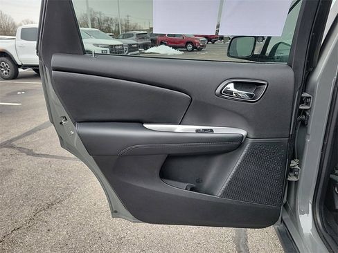 Used 2020 Dodge Journey SE w/ SE Popular Equipment Group image 14