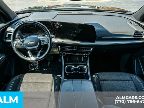 Used 2025 Chevrolet Traverse LT FWD image 29