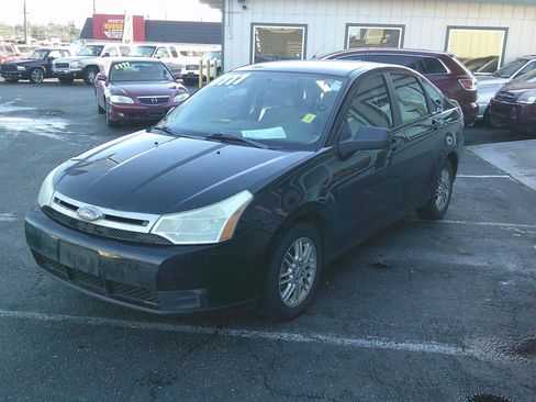 Used 2009 Ford Focus SE image 2