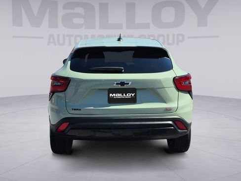 Used 2024 Chevrolet Trax RS image 4