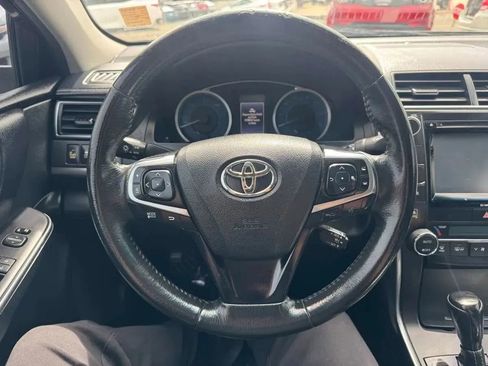 Used 2017 Toyota Camry XLE w/ Moonroof Package FWD image 18