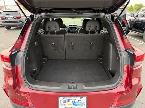 Used 2023 Chevrolet TrailBlazer RS w/ Convenience Package AWD/4WD image 7
