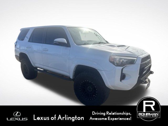 Used 2018 Toyota 4Runner TRD Off-Road Premium AWD/4WD image 2