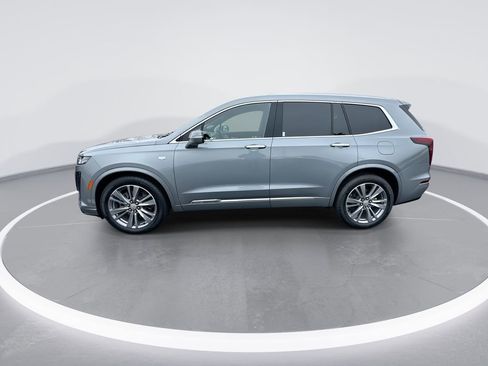 Used 2025 Cadillac XT6 Premium Luxury FWD image 5