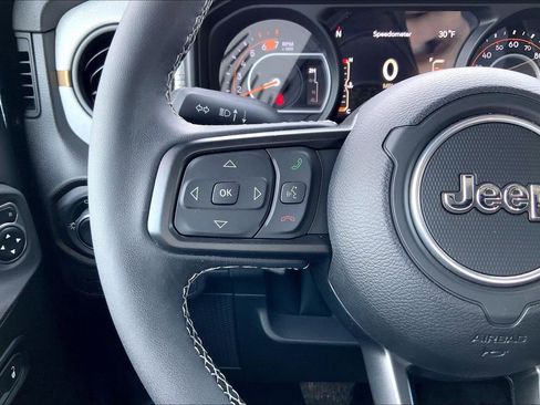 Certified 2025 Jeep Wrangler Sport S image 20