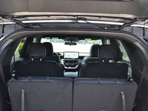 New 2026 Ford Explorer ST-Line AWD/4WD image 5