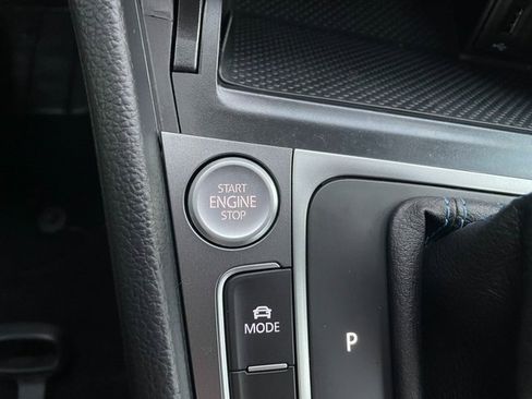 Used 2016 Volkswagen e-Golf SEL Premium image 20