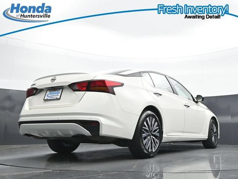 Used 2025 Nissan Altima 2.5 SV FWD image 29