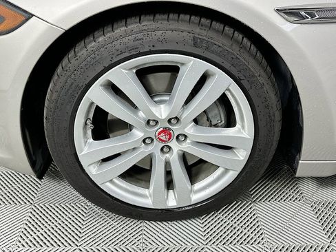 Used 2017 Jaguar XJ L Portfolio image 31