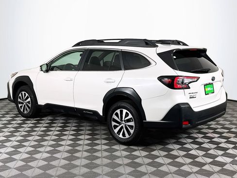 Used 2024 Subaru Outback Premium AWD/4WD image 6