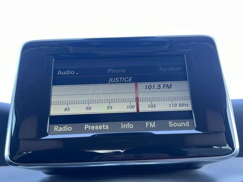 Used 2015 Mercedes-Benz GLA 250 image 8