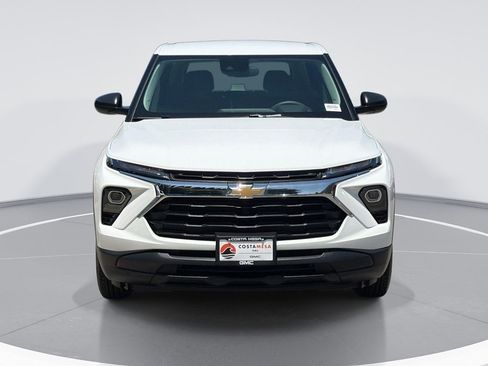Used 2025 Chevrolet TrailBlazer LS FWD image 2