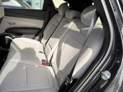 Used 2025 Hyundai Tucson Limited image 19