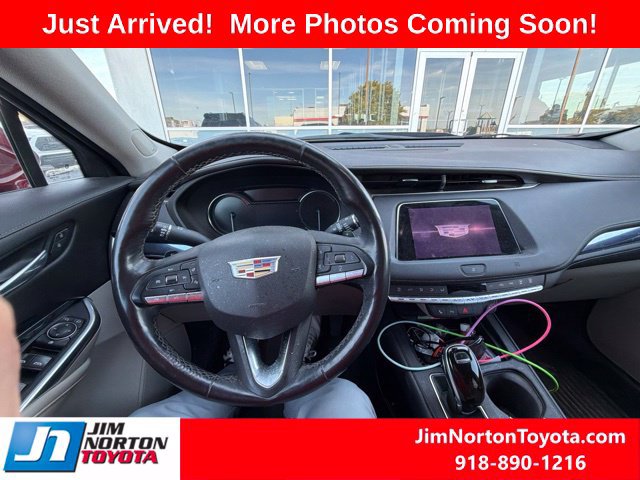 Used 2020 Cadillac XT4 Luxury w/ Cold Weather Package FWD image 11