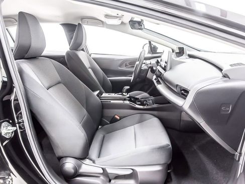 Used 2023 Toyota Prius LE image 32