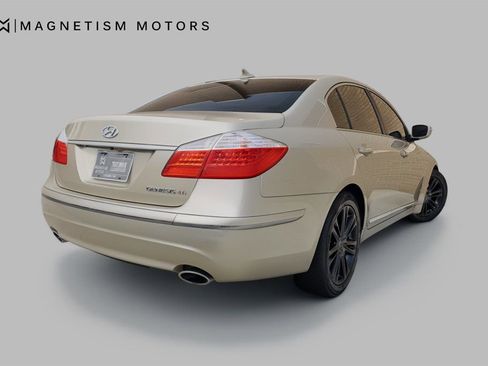 Used 2010 Hyundai Genesis 4.6 image 7