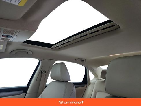 Used 2014 Volkswagen Passat TDI SE image 12