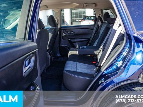 Used 2025 Nissan Rogue SV image 21