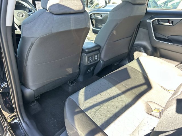 Used 2025 Toyota RAV4 XLE FWD image 13