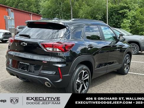 Used 2023 Chevrolet TrailBlazer RS w/ Sun and Liftgate Package AWD/4WD image 4