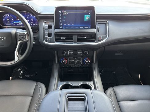 Used 2024 Chevrolet Tahoe Z71 w/ Luxury Package AWD/4WD image 15
