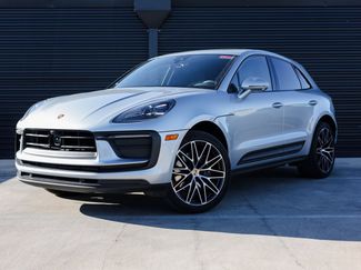 Certified 2025 Porsche Macan video 1
