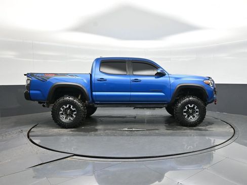 Used 2017 Toyota Tacoma TRD Off-Road w/ Tow Package (A/T) AWD/4WD image 8